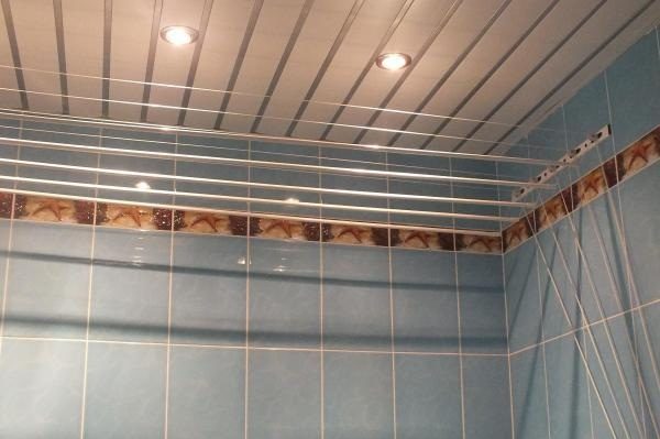 Сушилка для белья в ванной 