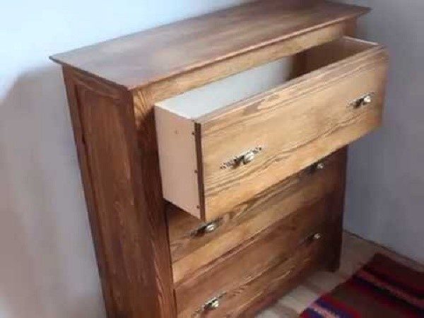 Традиционный комод закрытого типа
