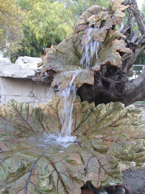 Небольшой водопад